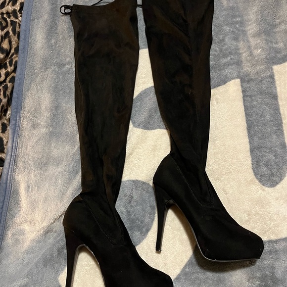 (2 for $25) Knee high suede boots - Picture 4 of 9